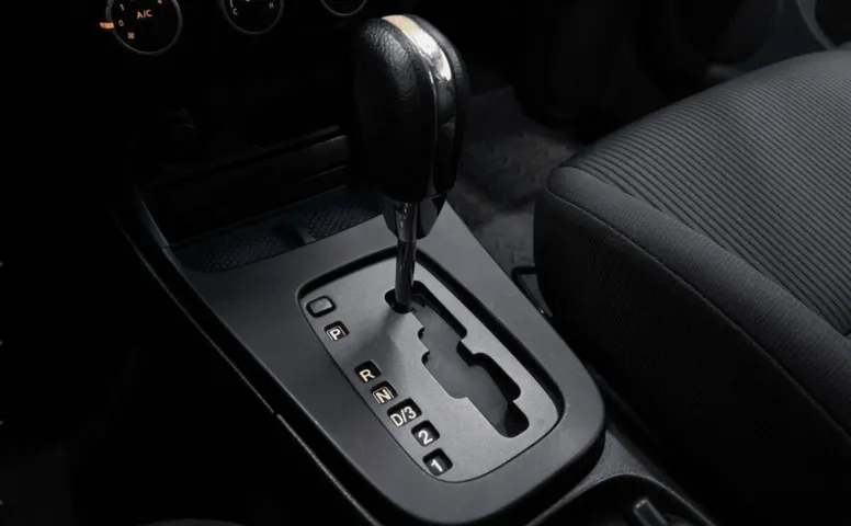 Nissan Almera Classic I 1.6 AT (107 л.с.)