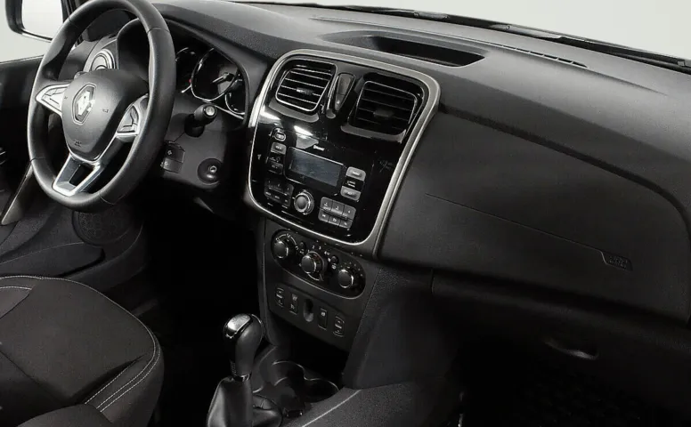 Renault Logan II 1.6 MT (102 л.с.)